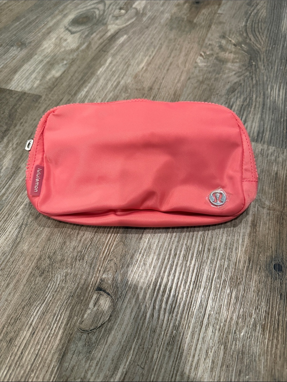 NEW with tags! Everywhere Belt Bag 1L
Sakura Pink